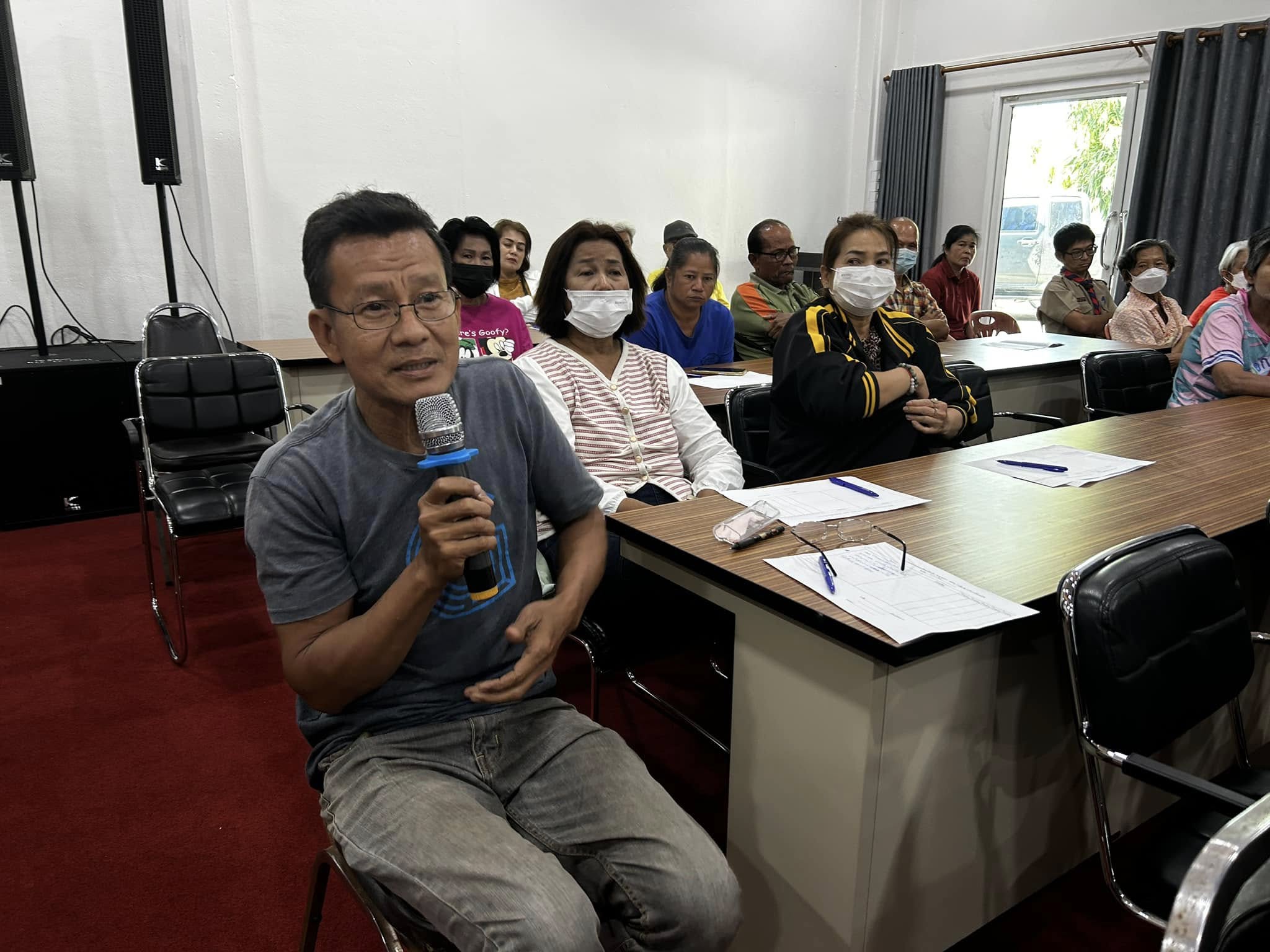 ผู้เข้าร่วมประชุมแสดงความเห็นอย่างกระตือรือร้น